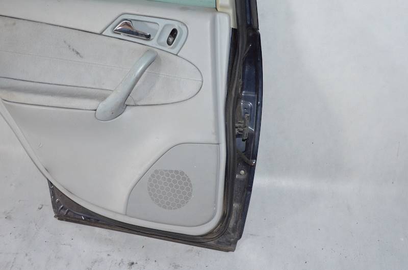 Drzwi tylne Mercedes C-Klasa W203 LEWY TYŁ SEDAN