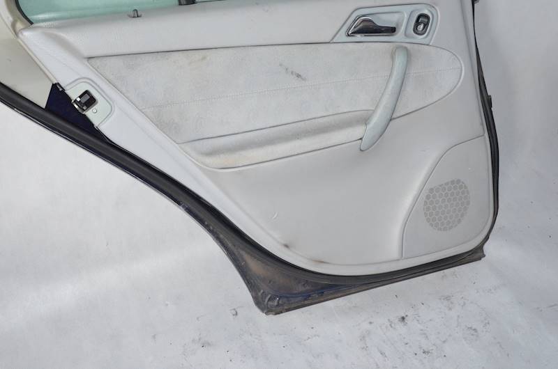 Drzwi tylne Mercedes C-Klasa W203 LEWY TYŁ SEDAN