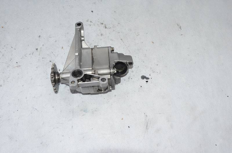 Pompa oleju Mercedes W211 Sprinter Vito 2.2 CDI 6111810201 A119176461601N
