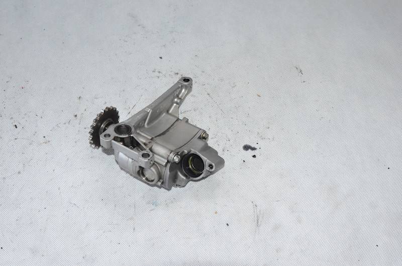 Pompa oleju Mercedes W211 Sprinter Vito 2.2 CDI 6111810201 A119176461601N