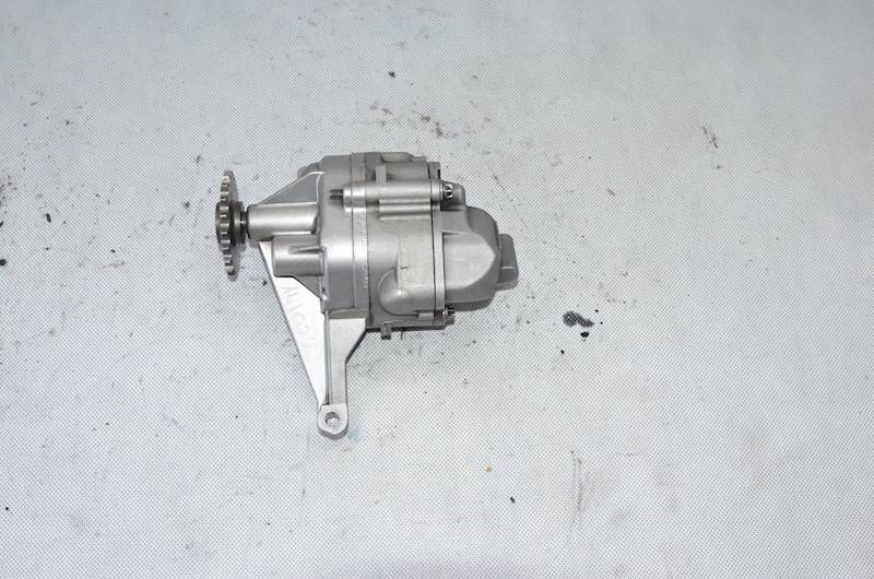 Pompa oleju Mercedes W211 Sprinter Vito 2.2 CDI 6111810201 A119176461601N