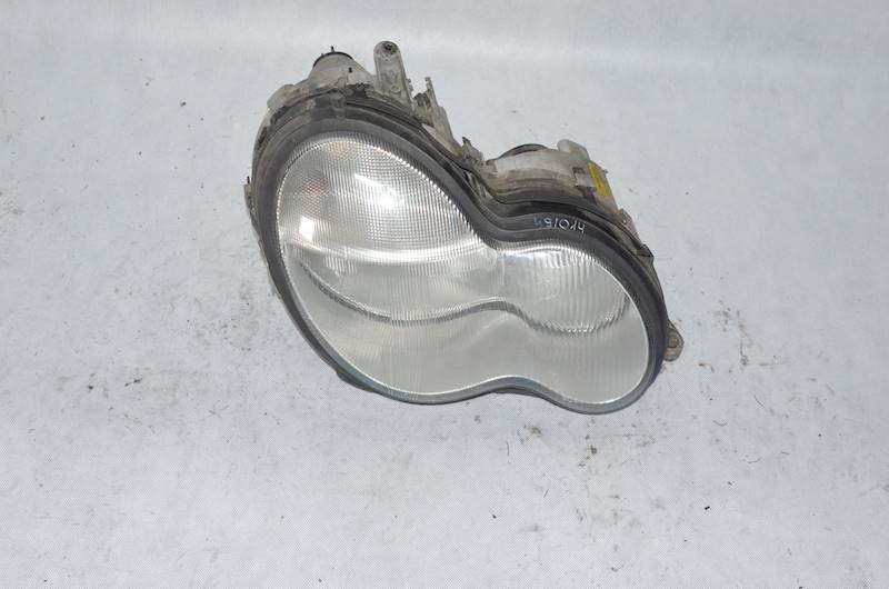Lampa Mercedes C-Klasa W203 LIFT PRAWY PRZÓD UK