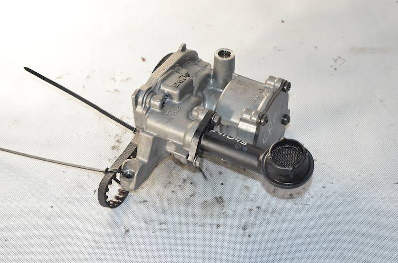 Pompa oleju VW Golf VII Tiguan Touran 2.0 TDI CRB 04L145208D 04L145305