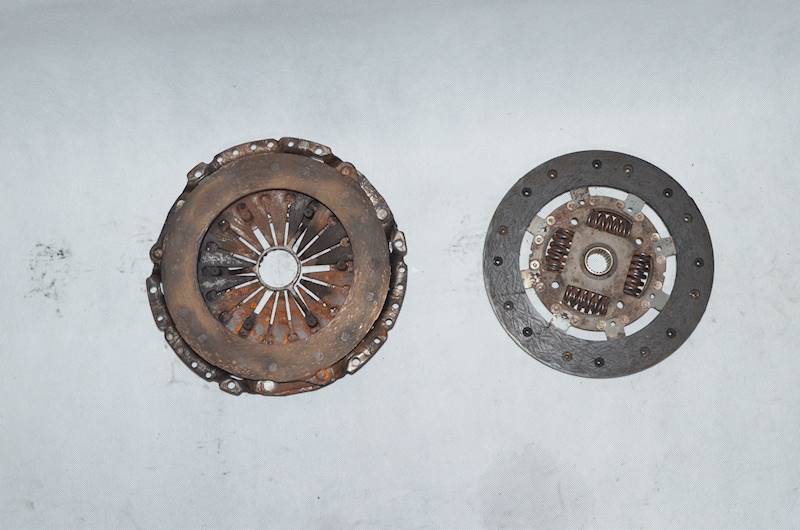 Docisk + tarcza Ford Transit Mk7 VII 2.2 TDCI 6C11-7550-DD KOMPLET