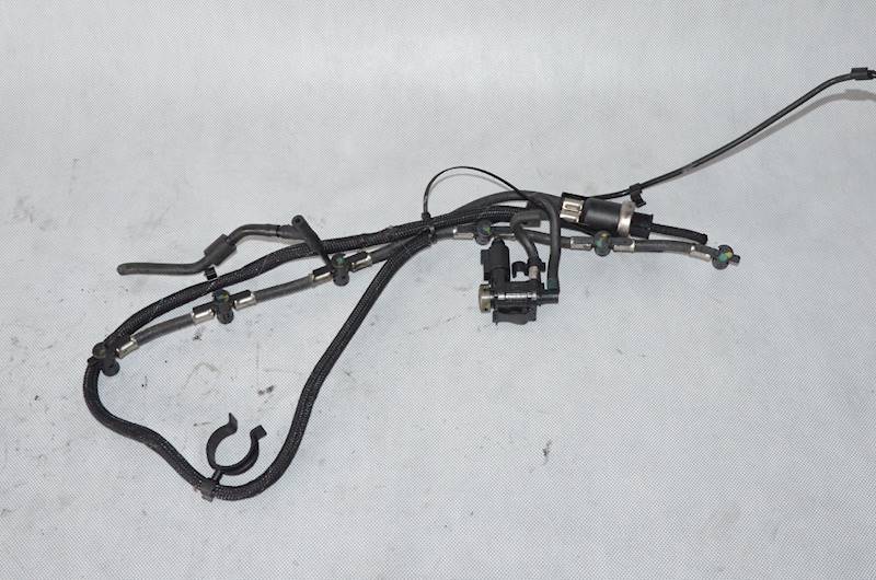 Przewody rurki paliwowe VW Phaeton Touareg Audi A6 A8 Q7 A5 3.0 TDI V6