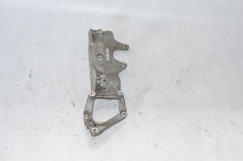 Łapa alternatora sprężarki Land Rover Discovery Range Rover 2.2 TD4 224DT