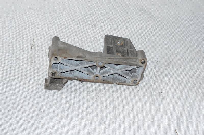 Łapa silnika Iveco Daily IV 06- 3.0 HPI 504050582