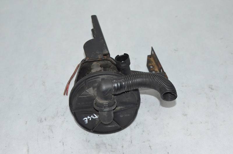 Pompa powietrza VW Golf V Touran Skoda Octavia II Seat Audi A3 1.6 8V BSE