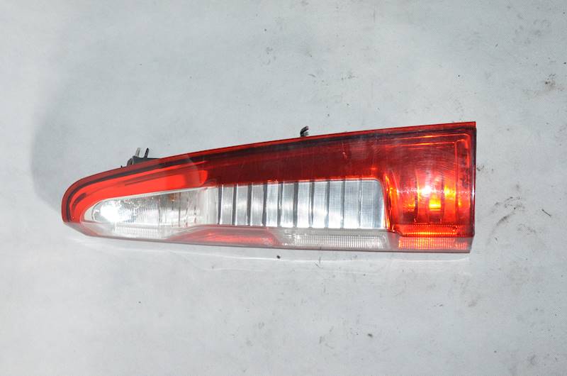 Lampa reflektor PRAWA TYŁ TYLNA Renault Master III Opel Movano B 2.3 DCI 