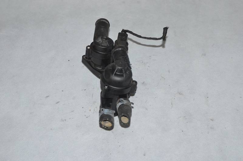 Obudowa termostatu VW Tiguan Touran Passat B7 Scirocco 1.4 TSI TFSI CAX CAV