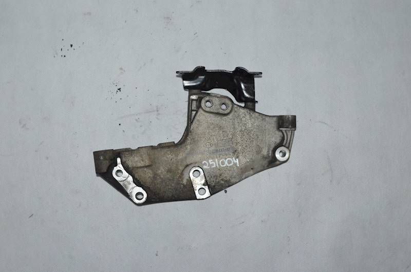 Łapa silnika Opel Vivaro A Renault Trafic II Nissan Primastar 2.0 DCI M9R