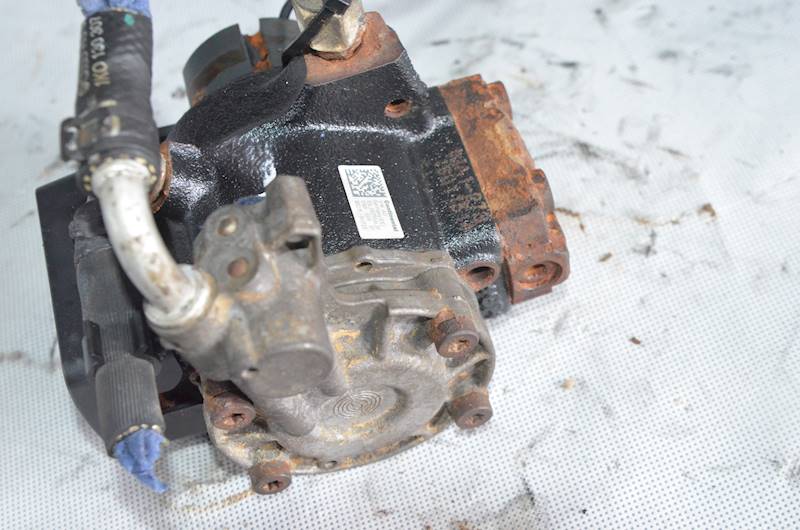 Pompa wtryskowa VW Passat B6 B7 Golf V Skoda Octavia II Seat Leon 1.6 TDI