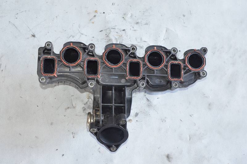 Kolektor ssący VW Passat B6 B7 Golf V VI Skoda Octavia II Seat Leon 1.6 TDI