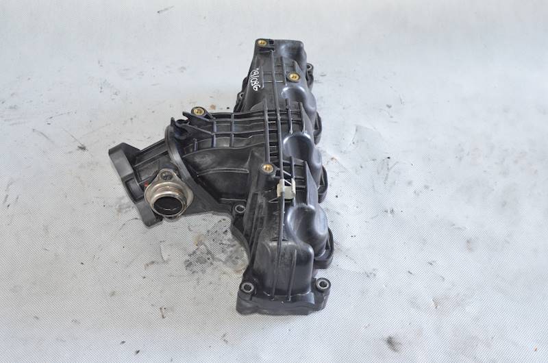 Kolektor ssący VW Passat B6 B7 Golf V VI Skoda Octavia II Seat Leon 1.6 TDI