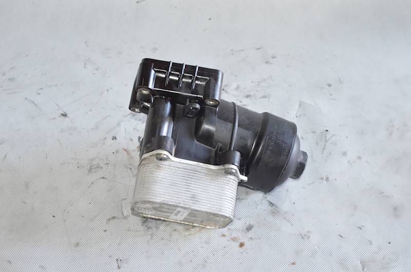 Obudowa filtra oleju VW Passat B6 B7 Skoda Octavia II Seat Leon 1.6 TDI CAY