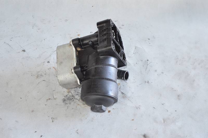 Obudowa filtra oleju VW Passat B6 B7 Skoda Octavia II Seat Leon 1.6 TDI CAY