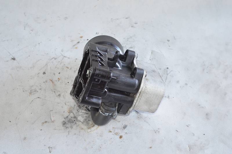 Obudowa filtra oleju VW Passat B6 B7 Skoda Octavia II Seat Leon 1.6 TDI CAY