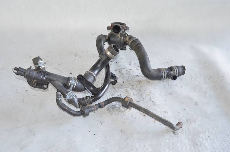 Obudowa termostatu +węże VW Passat B7 Golf Skoda Octavia Leon 1.6 TDI CAY