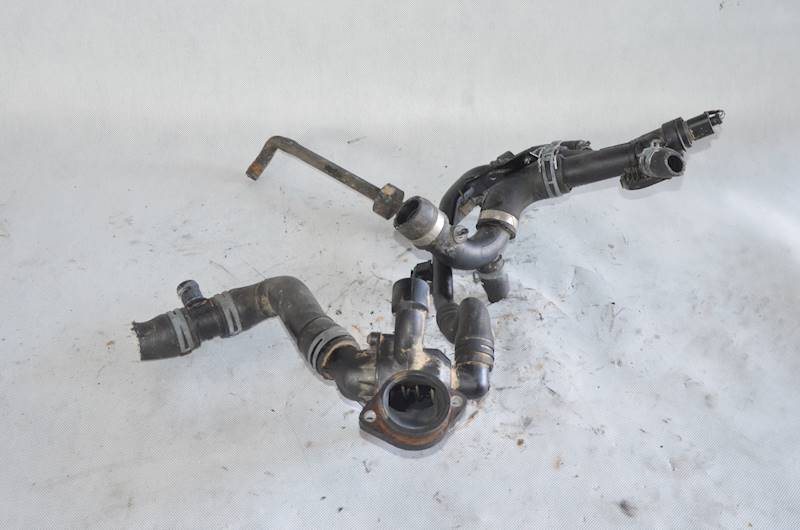 Obudowa termostatu +węże VW Passat B7 Golf Skoda Octavia Leon 1.6 TDI CAY