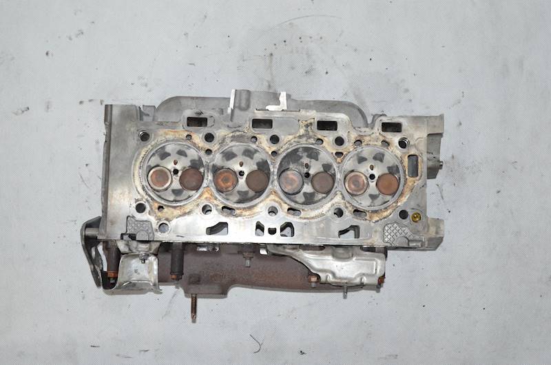 Głowica Peugeot 207 308 5008 Citroen C4 C5 DS4 DS5 Berlingo 1.6 E-HDI 8V
