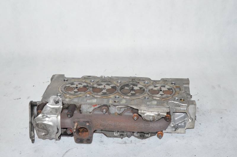 Głowica Peugeot 207 308 5008 Citroen C4 C5 DS4 DS5 Berlingo 1.6 E-HDI 8V