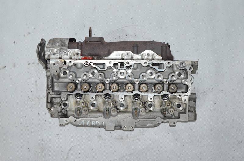 Głowica Peugeot 207 308 5008 Citroen C4 C5 DS4 DS5 Berlingo 1.6 E-HDI 8V