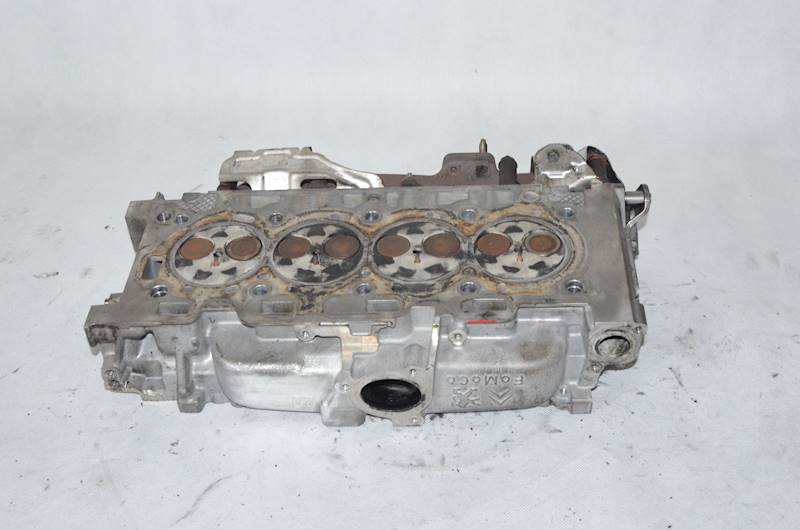 Głowica Peugeot 207 308 5008 Citroen C4 C5 DS4 DS5 Berlingo 1.6 E-HDI 8V