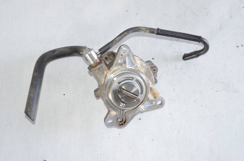 Pompa wakum Suzuki Vitara III SX4 S-CROSS 1.4 16V T TURBO K14C 4x4