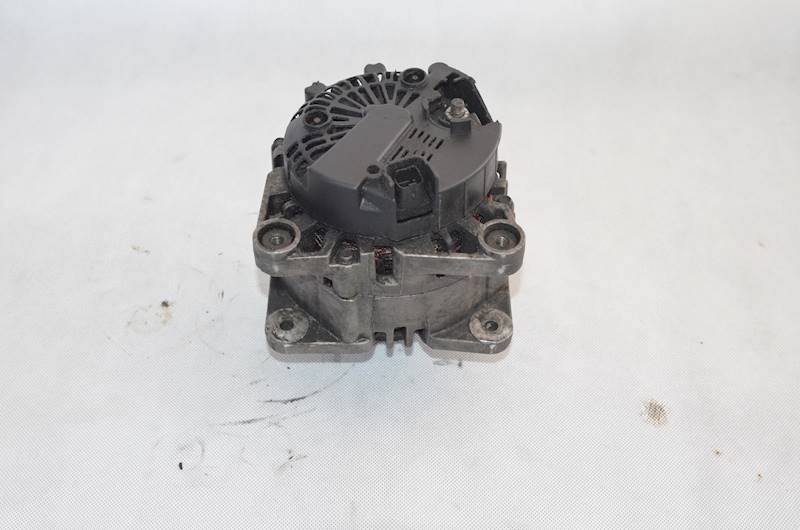 Alternator Renault Trafic II Opel Vivaro A Primastar 2.0 DCI M9R TG15C058 