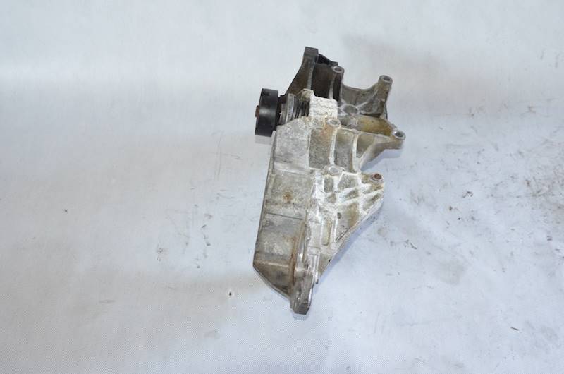 Łapa alternatora VW Passat B8 Seat Exeo Audi A4 B8 A6 C7 Q5 2.0 TDI CGL CFF