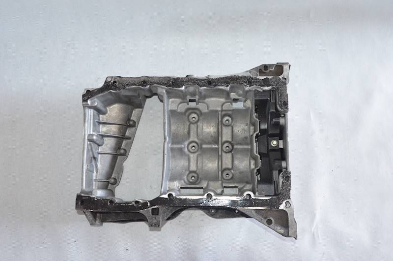 Podstawa Miski Olejowej Renault Trafic II Opel Vivaro A Nissan 2.0 DCI M9R