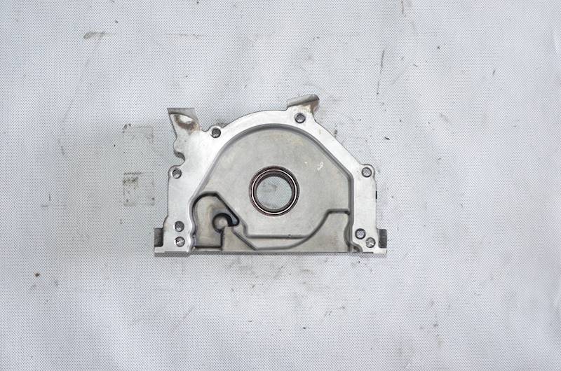 Obudowa uszczelniacz wału VW Golf VI Caddy Passat B7 Audi Skoda 1.6 2.0 TDI
