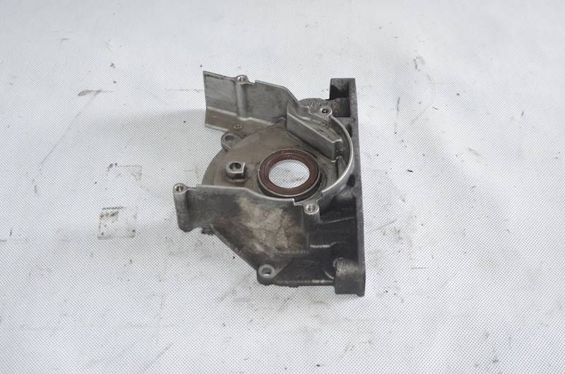 Obudowa uszczelniacz wału VW Golf VI Caddy Passat B7 Audi Skoda 1.6 2.0 TDI