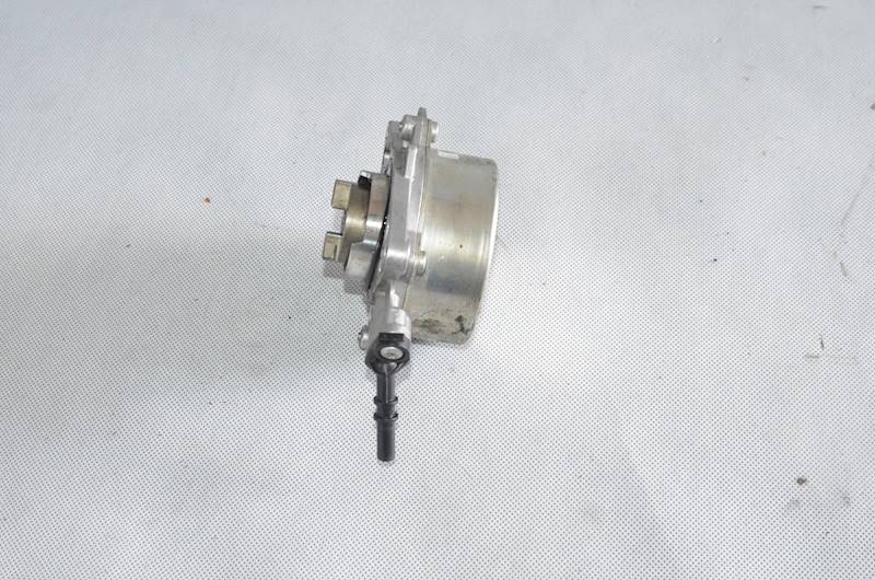 Pompa wakum Citroen Berlingo C3 C4 DS3 Peugeot 207 308 Partner 1.6 VTi 5FW