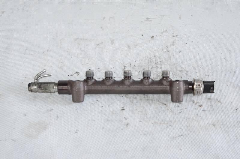 Listwa wtryskowa Opel Astra J K Insignia B Mokka Meriva B Zafira C 1.6 CDTI
