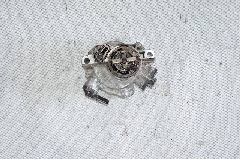 Pompa wakum Ford Focus Mk3 Peugeot 508 5008 Citroen Berlingo 1.5 TDCI HDI