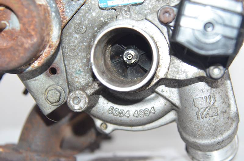 Turbina Citroen C4 Picasso II C5 Peugeot 208 3008 5008 508 1.6 THP 5FV 5F02
