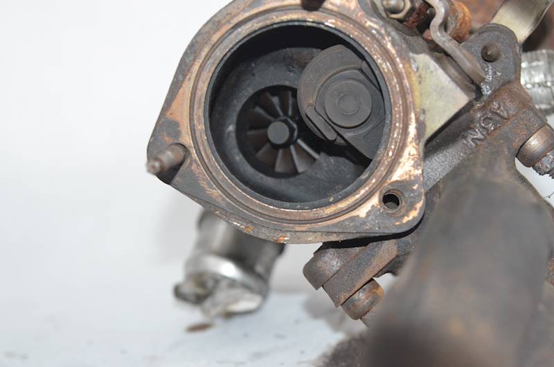 Turbina Citroen C4 Picasso II C5 Peugeot 208 3008 5008 508 1.6 THP 5FV 5F02