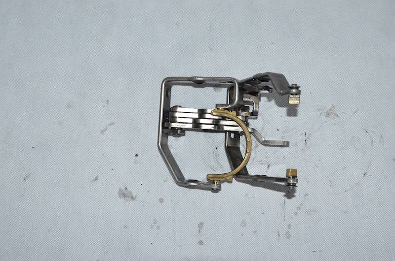 Widełki skrzyni biegów VW Golf V Touran Octavia Leon 1.6 8V FVH JHT BSE