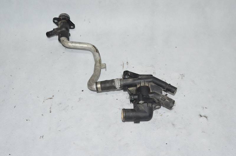Obudowa termostatu Króciec Ford C-max Focus Mk3 Fiesta 1.0 ECOBOOST M2DA