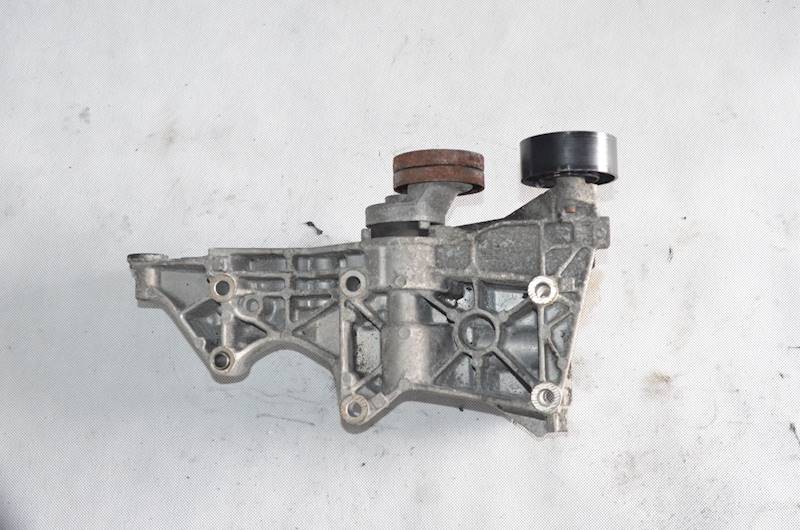 Łapa Wspornik Alternatora Audi A4 A6 Passat B5 FL Skoda SuperB 1.9 TDI AVF