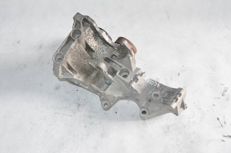 Łapa Wspornik Alternatora Audi A4 A6 Passat B5 FL Skoda SuperB 1.9 TDI AVF
