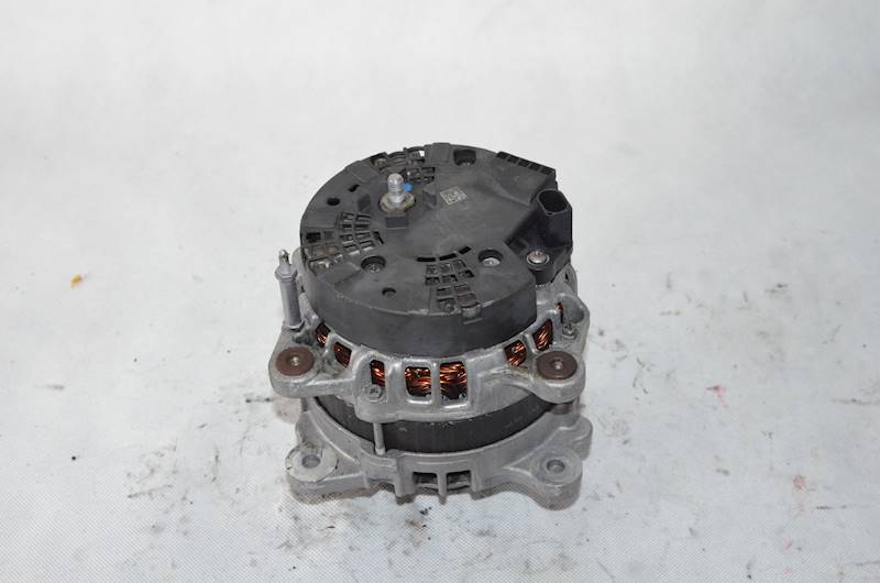 Alternator VW Passat B7 Golf VI Touran Skoda Octavia 2.0 TDI CBB CFF 180 A