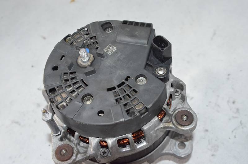 Alternator VW Passat B7 Golf VI Touran Skoda Octavia 2.0 TDI CBB CFF 180 A