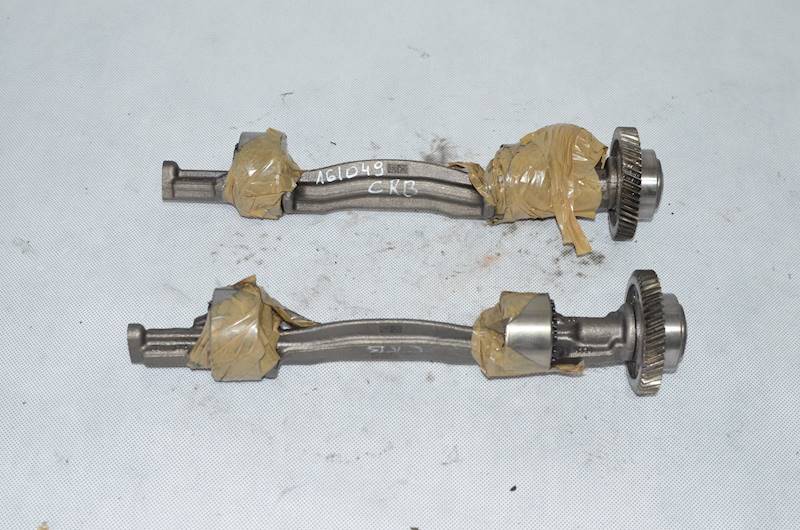 Wałek balansowy VW Golf VII Passat B8 Seat Leon ST 2.0 TDI CRB CRL KPL 2szt