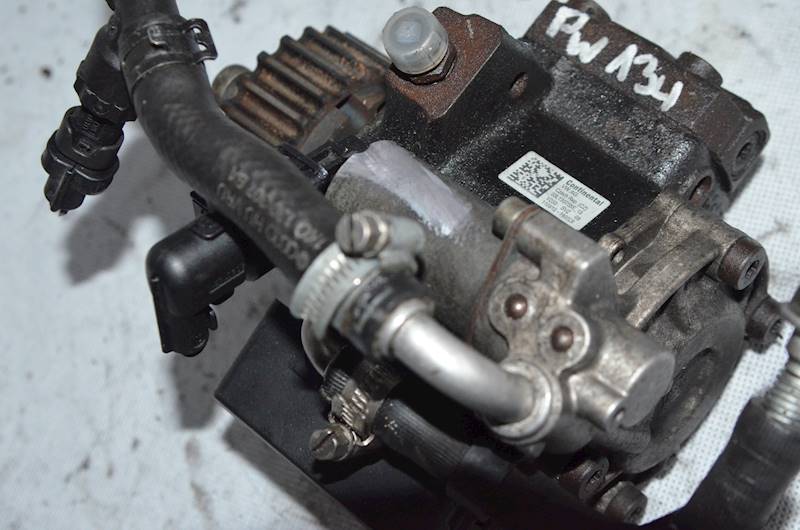 Pompa wtryskowa VW Golf VI Passat B7 Skoda Octavia Audi A3 1.6 TDI CAY 09-