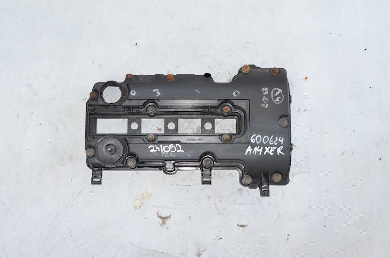 Pokrywa zaworów Opel Astra IV J Meriva B Corsa D E 1.4 16V A14XER 55561426