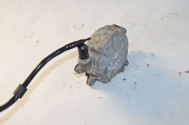 Pompa wakum VW Golf VI Passat B7 Jetta Skoda Octavia Seat Leon 1.6 TDI CAY
