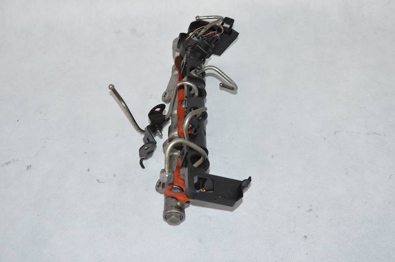 Listwa wtryskowa Suzuki Grand Vitara II 1.9 DDIS F9QB266 130 KM 0445214113