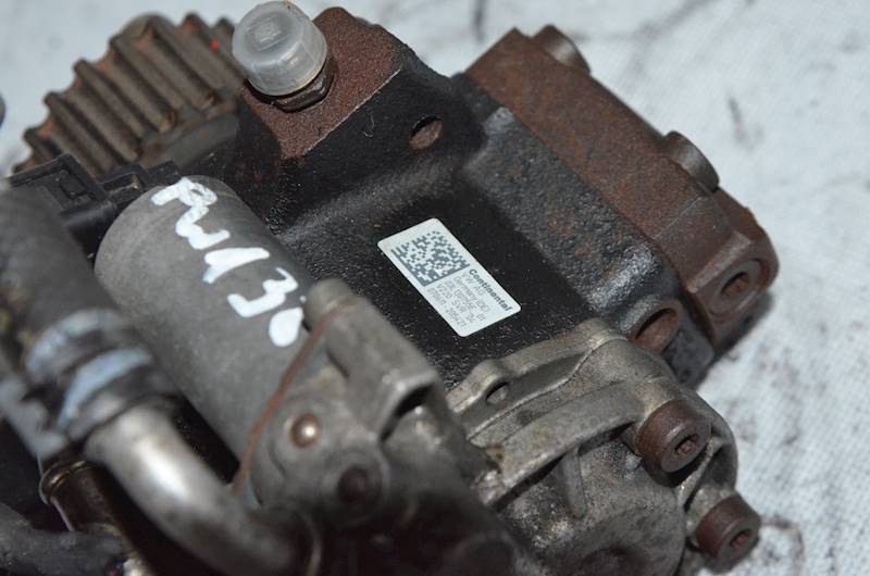 Pompa wtryskowa VW Golf VI Passat B7 Skoda Octavia 1.6 TDI CAY 03L130755E